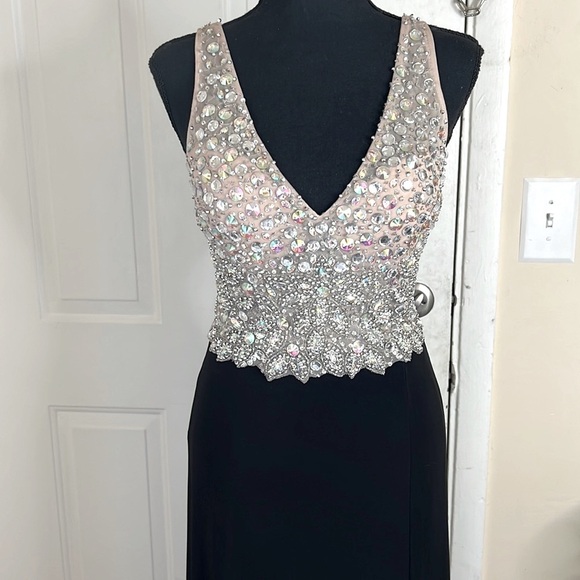 blondie nites by stacy sklar
V-Neck Beaded Evening Maxi Dress Side Slit Size M - Picture 5 of 16